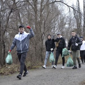 Плоггінг у Запоріжжі — студенти ЗЕФК на екозабігу