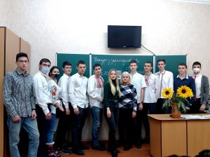 Студенти виконують тестові завдання конкурсу «Патріот»