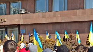 Вшанування Героїв Небесної Сотні на Майдані Героїв, Запоріжжя — покладання квітів