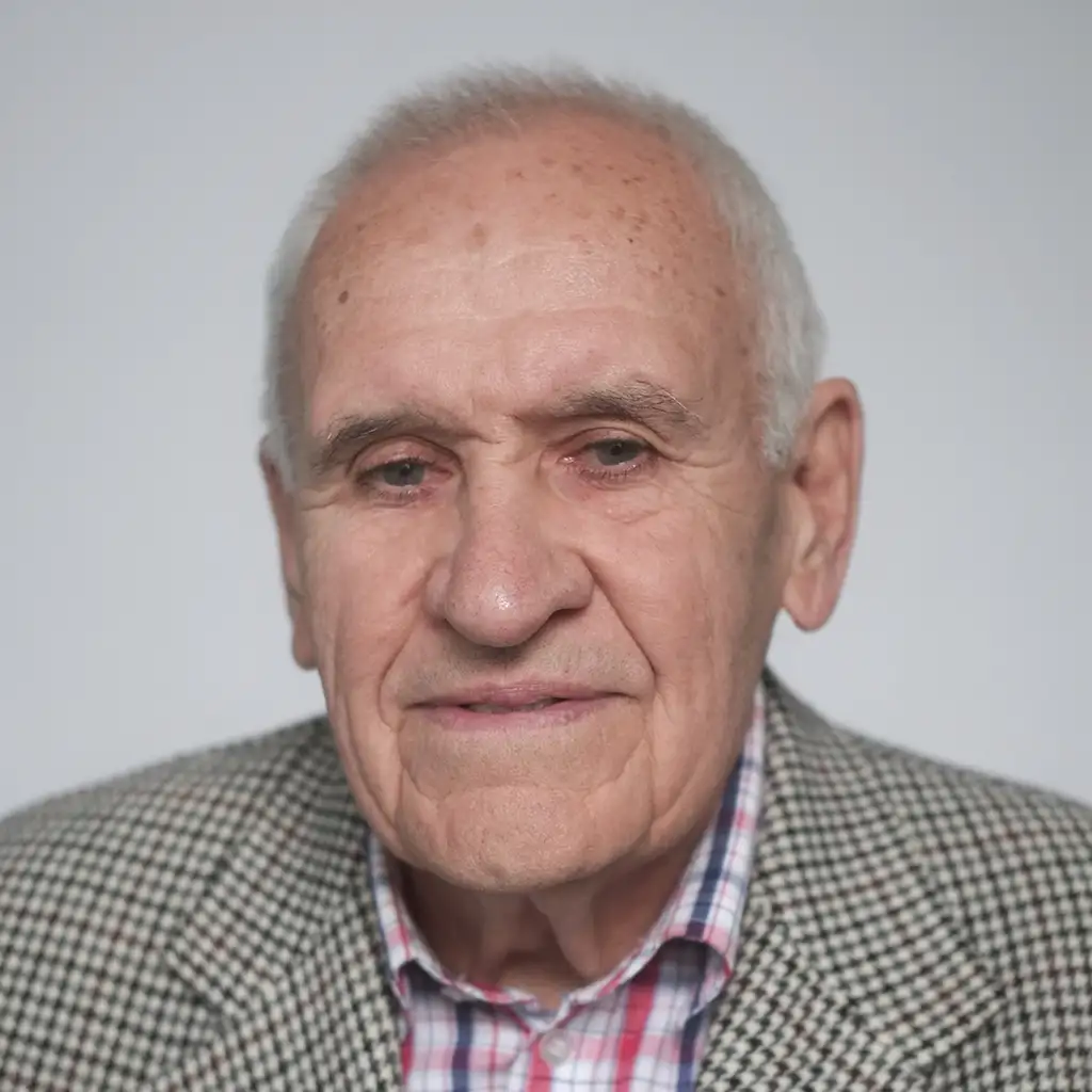 Валерій Папівін — працівник коледжу з 2003 року, син директора коледжу 1954-1974 років Папівіна М.С.