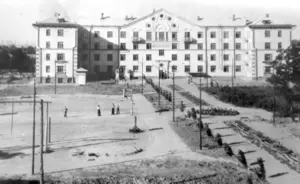 Внутрішній двір Запорізького алюмінієвого технікуму, 1954 рік
