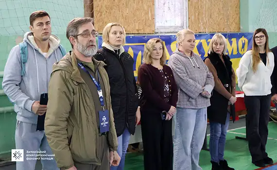 Виступ ветерана полку «Азов» Михайла Пірога перед студентами Запорізького електротехнічного фахового коледжу