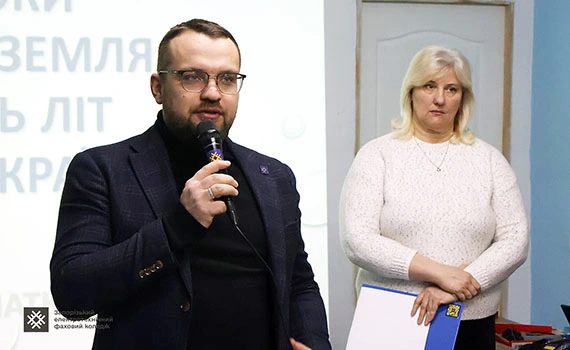 Учасники мітингу пам’яті у ЗЕФК: хвилина мовчання та слова вдячності Захисникам і Захисницям