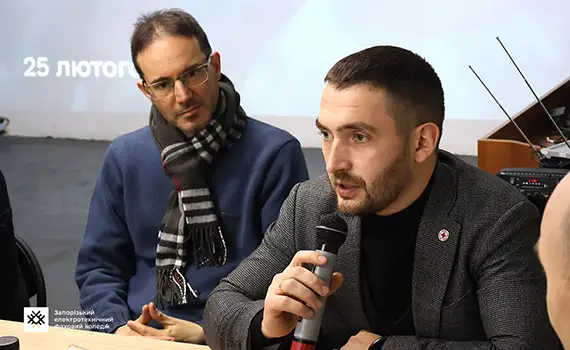 Розмова зі студентами ЗЕФК про волонтерство: гуманітарні місії, евакуація цивільних, психологічна допомога та підтримка військових