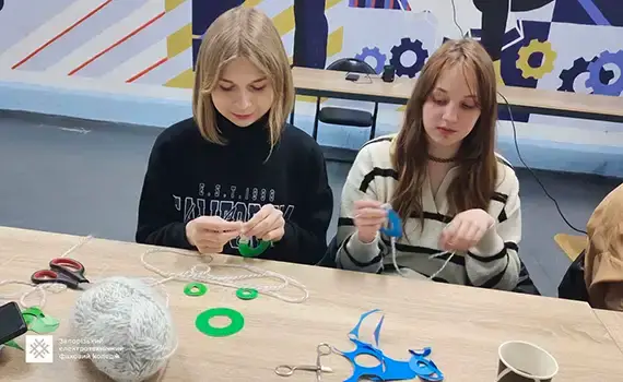 Учасники великоднього майстер-класу в коледжі