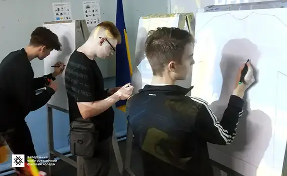 Студенти спеціальності «Електроніка» виконують практичні завдання