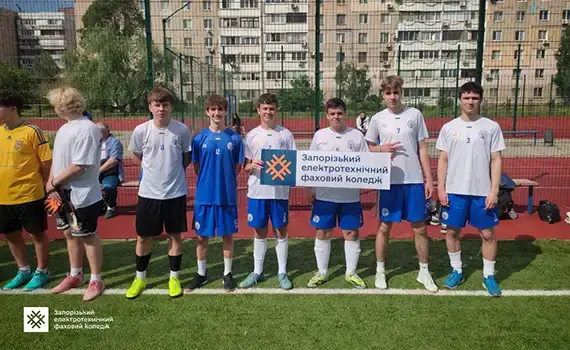 Студенти коледжу під час турніру з мініфутболу серед закладів фахової передвищої освіти
