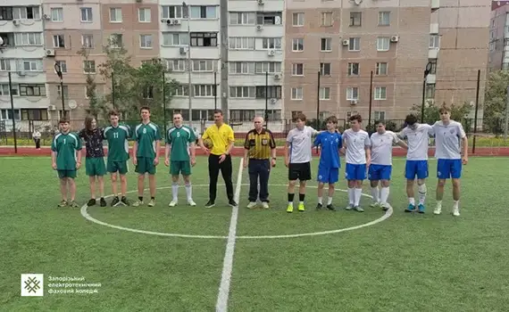 Срібло з мініфутболу для команди Запорізького електротехнічного фахового коледжу