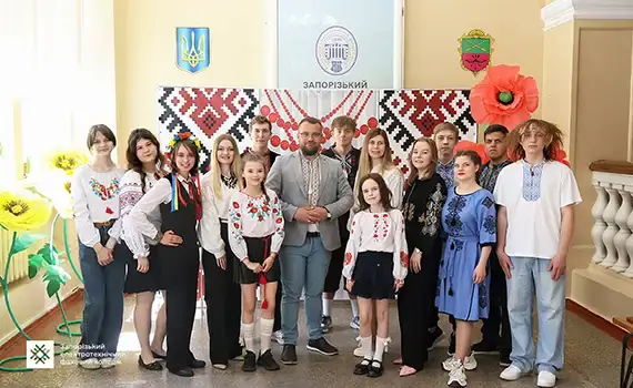 День вишиванки у Запорізькому електротехнічному фаховому коледжі