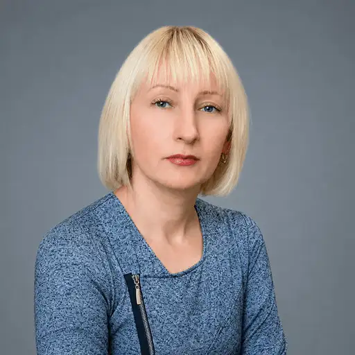 ЗВІРЬКО Галина Петрівна — завідувач гуманітарно-економічного відділення